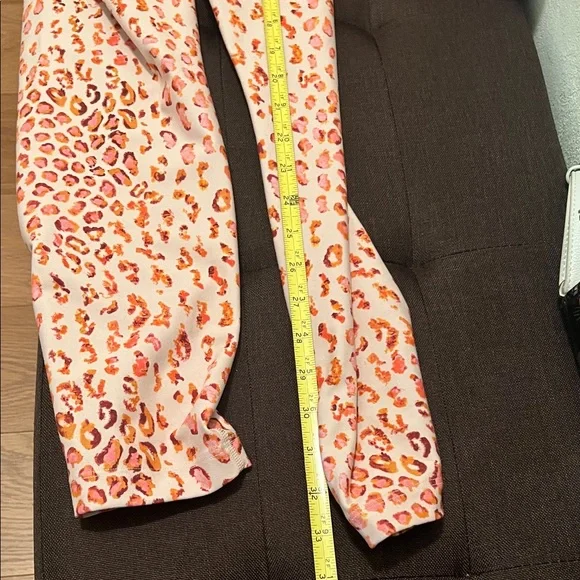 #1237=Chic Animal Print Leggings - Picture 4 of 9